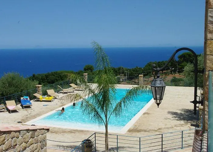 切法卢乡村旅行酒店 3* 切法卢